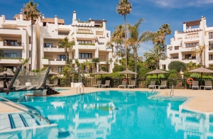 Frontline Beach Duplex Penthouse in Bahia del Velerín