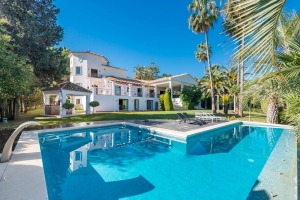 Fully Renovated 6 Bedroom Villa in Las Brisas