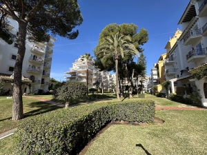 Beachfront Ground Floor Apartment in Puerto Banus