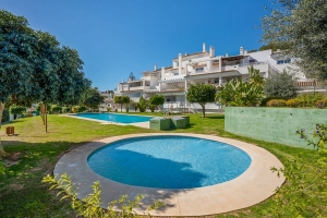 Spacious Gated Community Apartment in Las Lomas de Rio Real