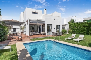 Contemporary Villa Rio Sena