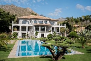 Villa Serenity Mansion in Sierra Blanca