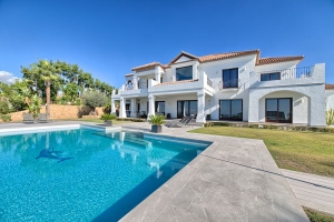 Villa with spectacular sea views in Los Flamingos Golf Resort