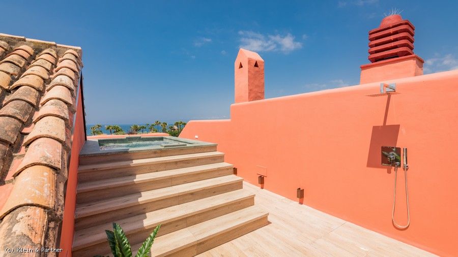 Renovated Frontline Beach Duplex Penthouse in Cabo Bermejo