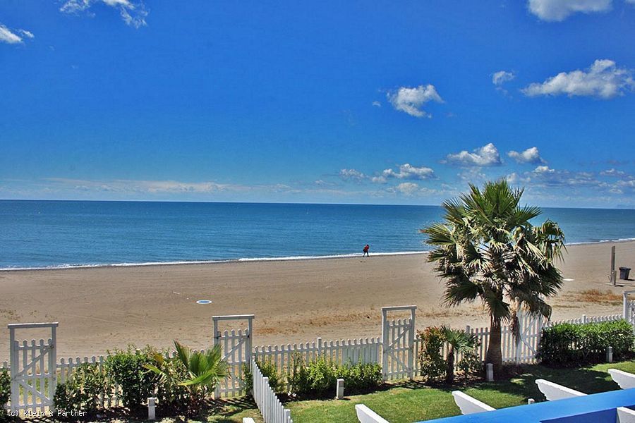 First Line Beach Townhouse Property for sale in Estepona